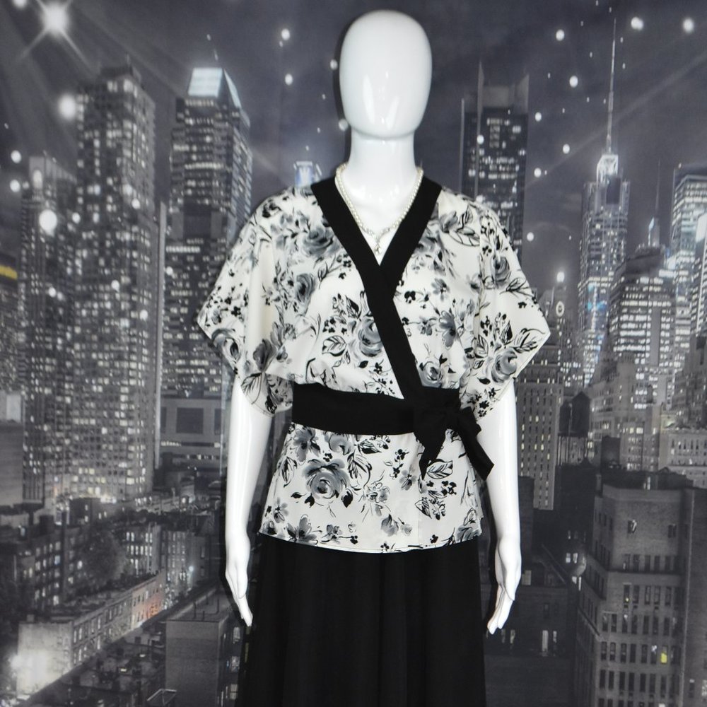 Ninety Size Small Black and White Kimono Style V-Neck Cross Over Floral Blouse